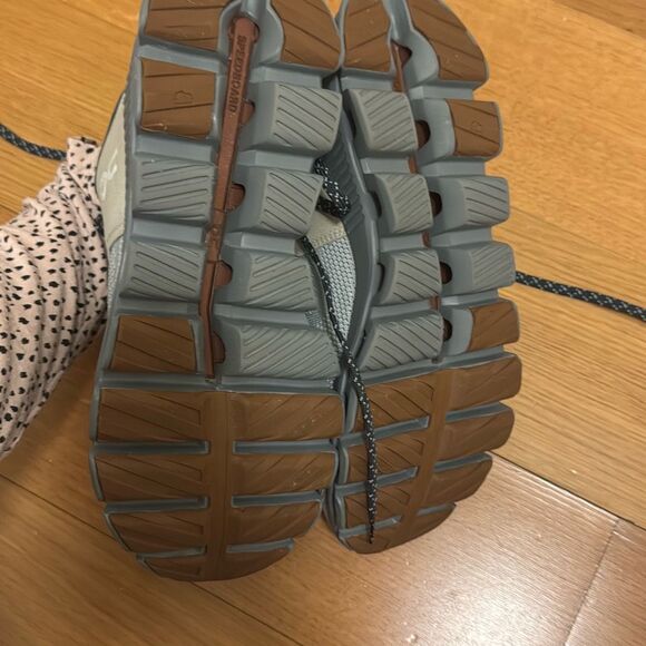 On Cloud Hi Edge Casual Shoes Glacier/ Shadow size 9.5 - Picture 12 of 12